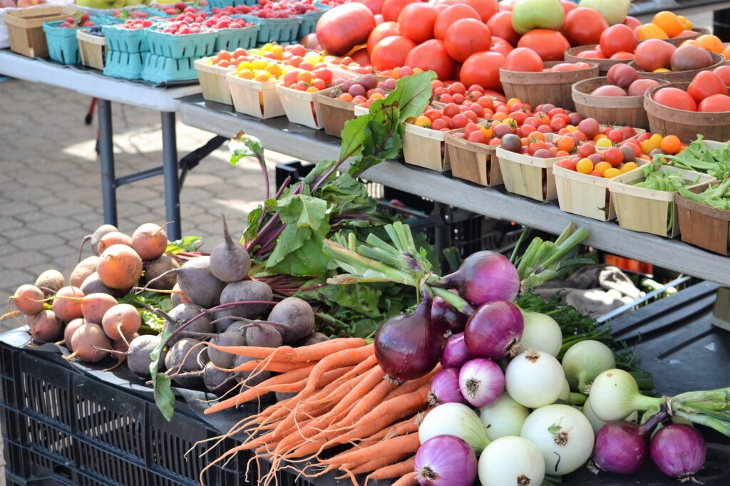 farmers market fresh vegetable